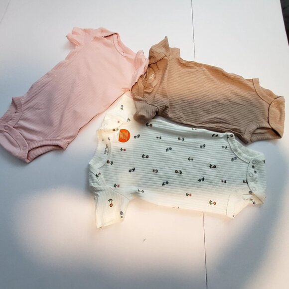 Carters Baby Onesies Set Of 3 - 9M Pink White & Brown Ribbed Cotton Short sleeve - Picture 6 of 9